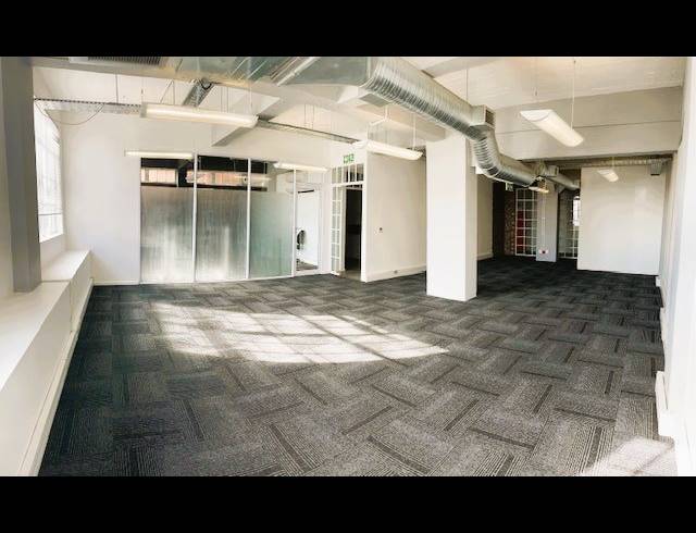 156M² OFFICE TO LET IN WOODSTOCK